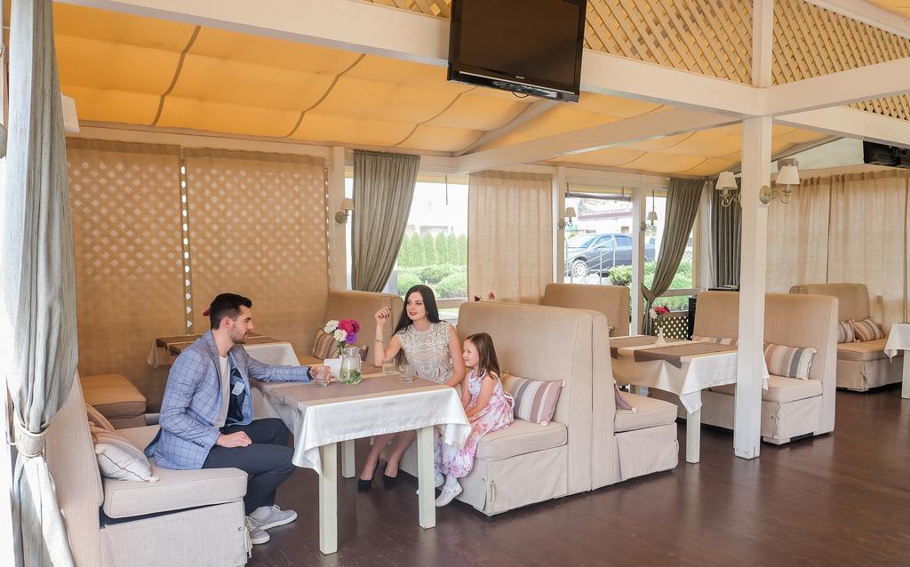 Maria Garden Hotel & Restaurant Ивано-Франковск Экстерьер фото