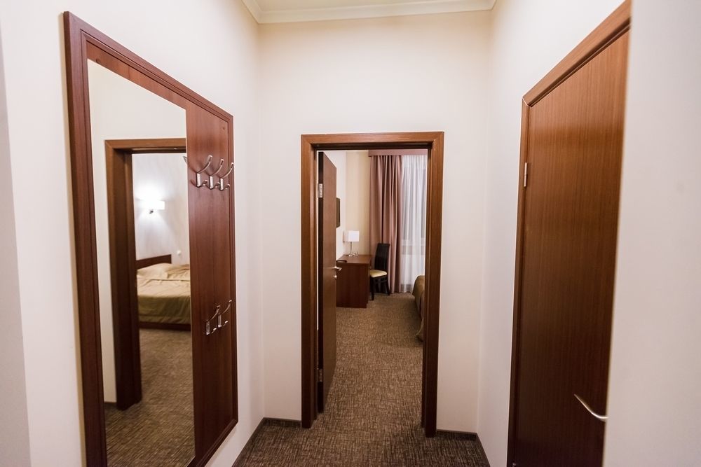 Maria Garden Hotel & Restaurant Ивано-Франковск Экстерьер фото