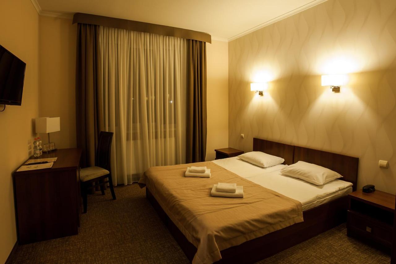 Maria Garden Hotel & Restaurant Ивано-Франковск Экстерьер фото
