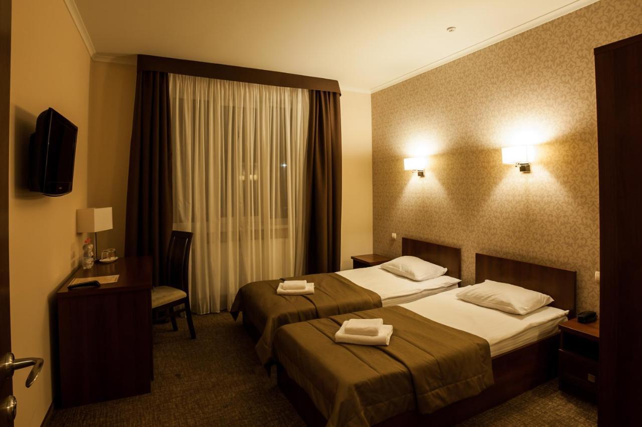 Maria Garden Hotel & Restaurant Ивано-Франковск Экстерьер фото