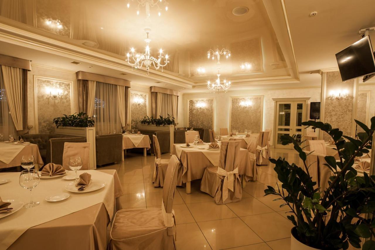 Maria Garden Hotel & Restaurant Ивано-Франковск Экстерьер фото