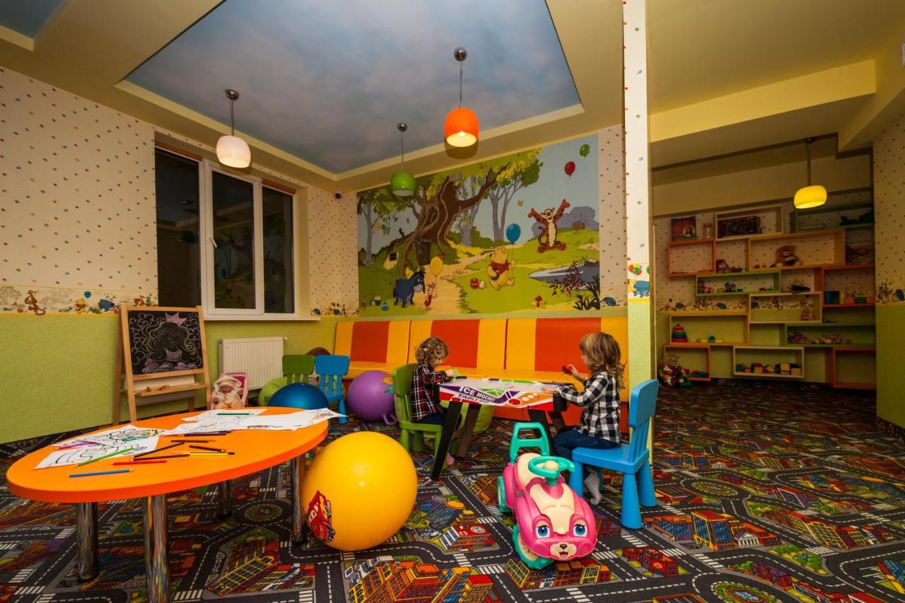 Maria Garden Hotel & Restaurant Ивано-Франковск Экстерьер фото