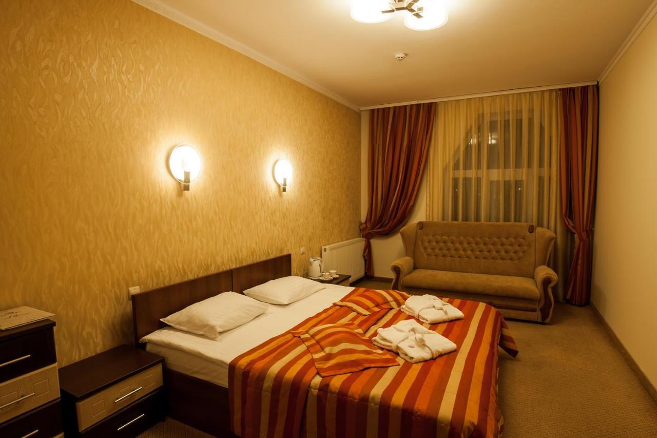 Maria Garden Hotel & Restaurant Ивано-Франковск Экстерьер фото